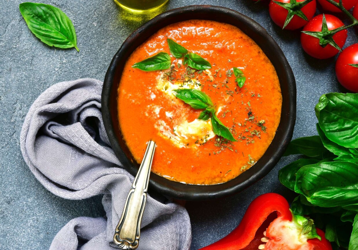 Zupa krem z pomidorów i papryki foto