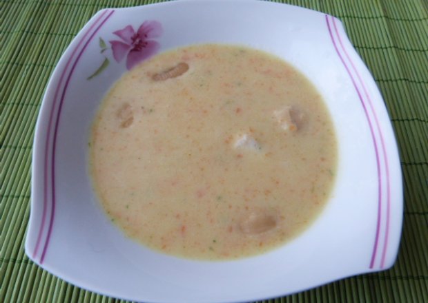 Fotografia przedstawiająca Zupa krem z porów i fasoli