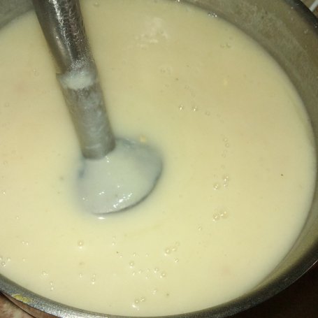 Krok 4 - Zupa krem z porów z rzodkiewką i jajkiem foto