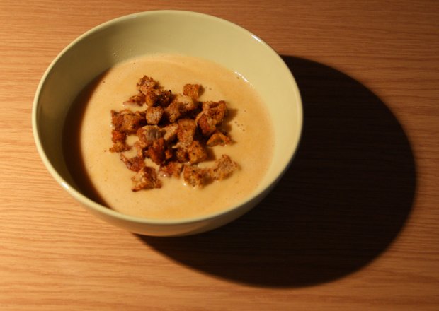 Fotografia przedstawiająca zupa krem z soczewicy