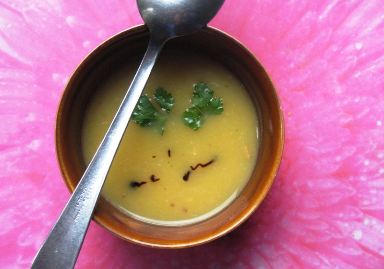 Zupa krem z warzyw z batatem i czerwonym pieprzem foto