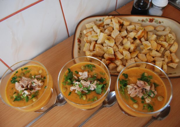 Fotografia przedstawiająca Zupa krem z warzywami i imbirem