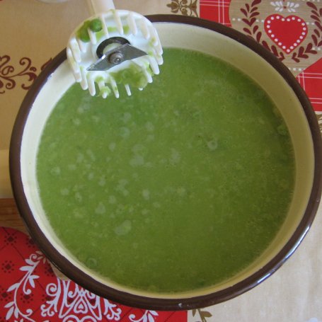 Krok 3 - Zupa krem z zielonego groszku foto