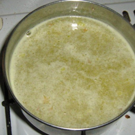 Krok 2 - zupa krem z zielonego groszku foto