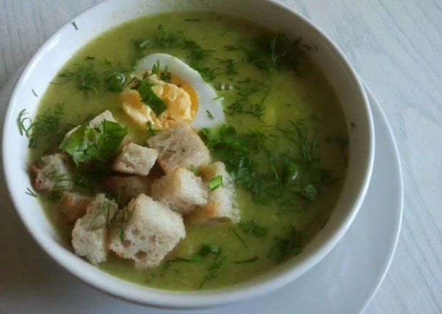 Fotografia przedstawiająca zupa krem z zielonych warzyw