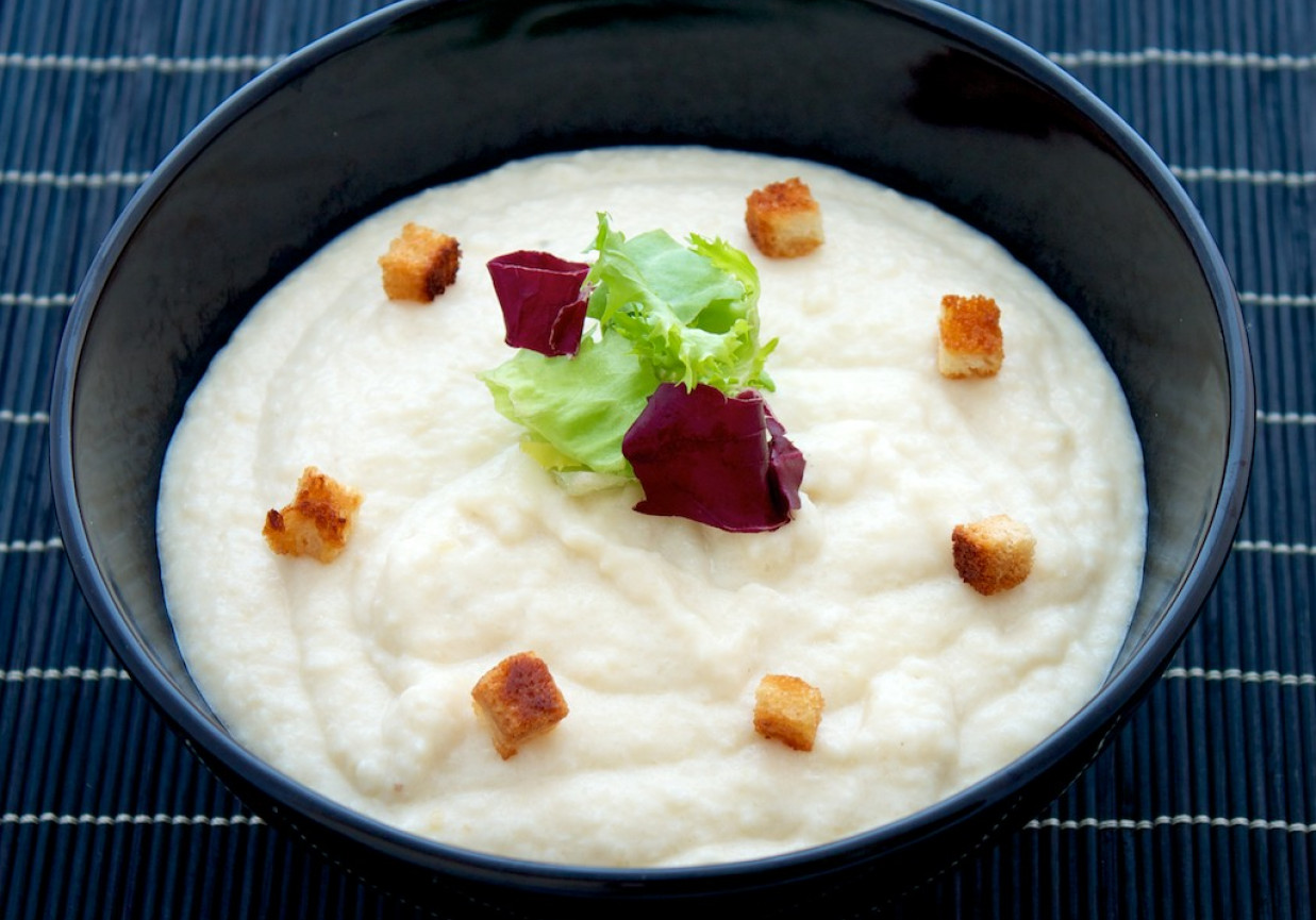Zupa krem z ziemniaków i kalafiora foto