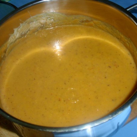Krok 6 - Zupa krem z żółtej cukinii z suszonymi pomidorami foto