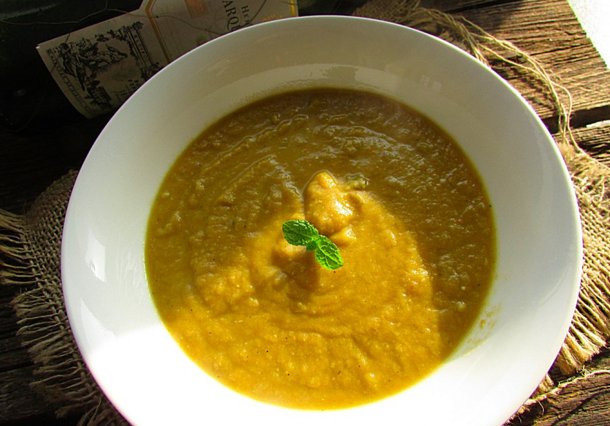 Zupa krem z żółtych warzyw  foto