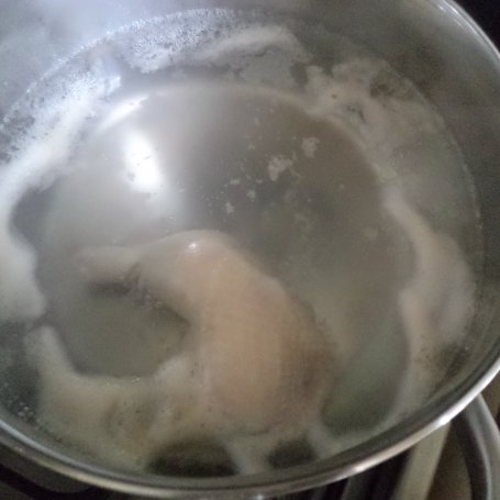 Krok 1 - Zupa krem ze świezego szpinaku i ryżu- zaserwowana z groszkiem ptysiowym i zóltym serem :) foto