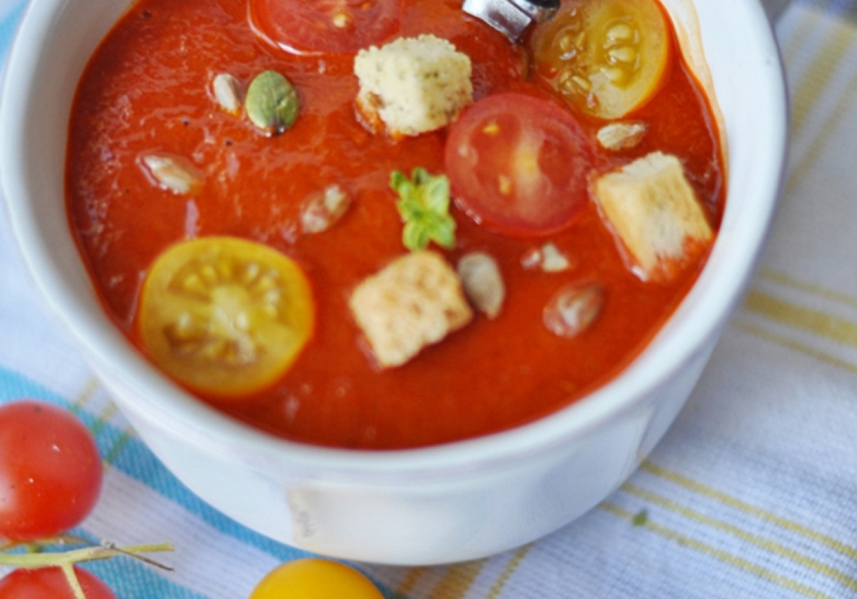 Zupa krem ze świeżych pomidorów  foto