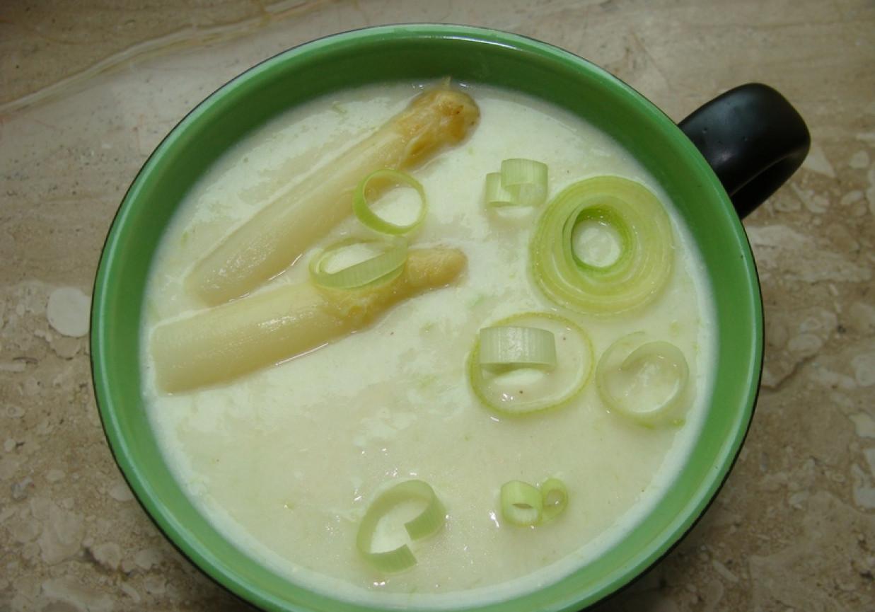 Zupa krem ze szparagów i pora foto