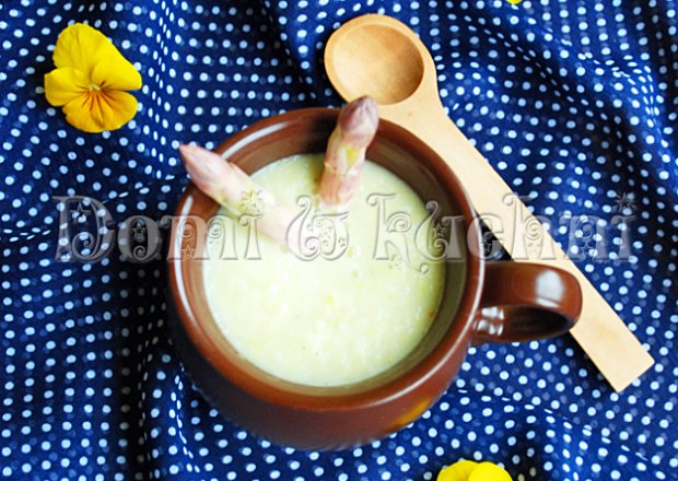 Fotografia przedstawiająca Zupa krem ze szparagów