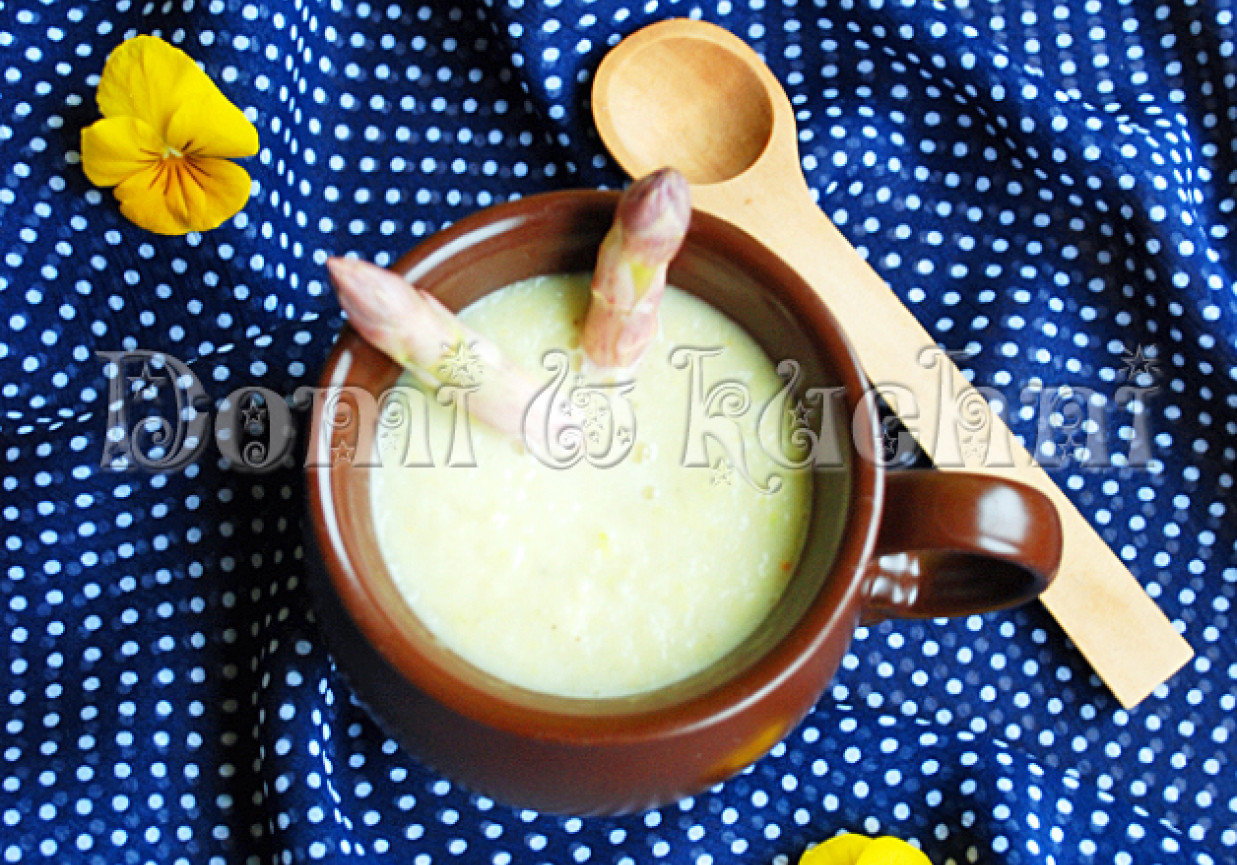 Zupa krem ze szparagów foto