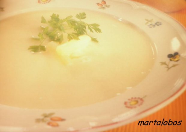Fotografia przedstawiająca zupa krem ze szparagów