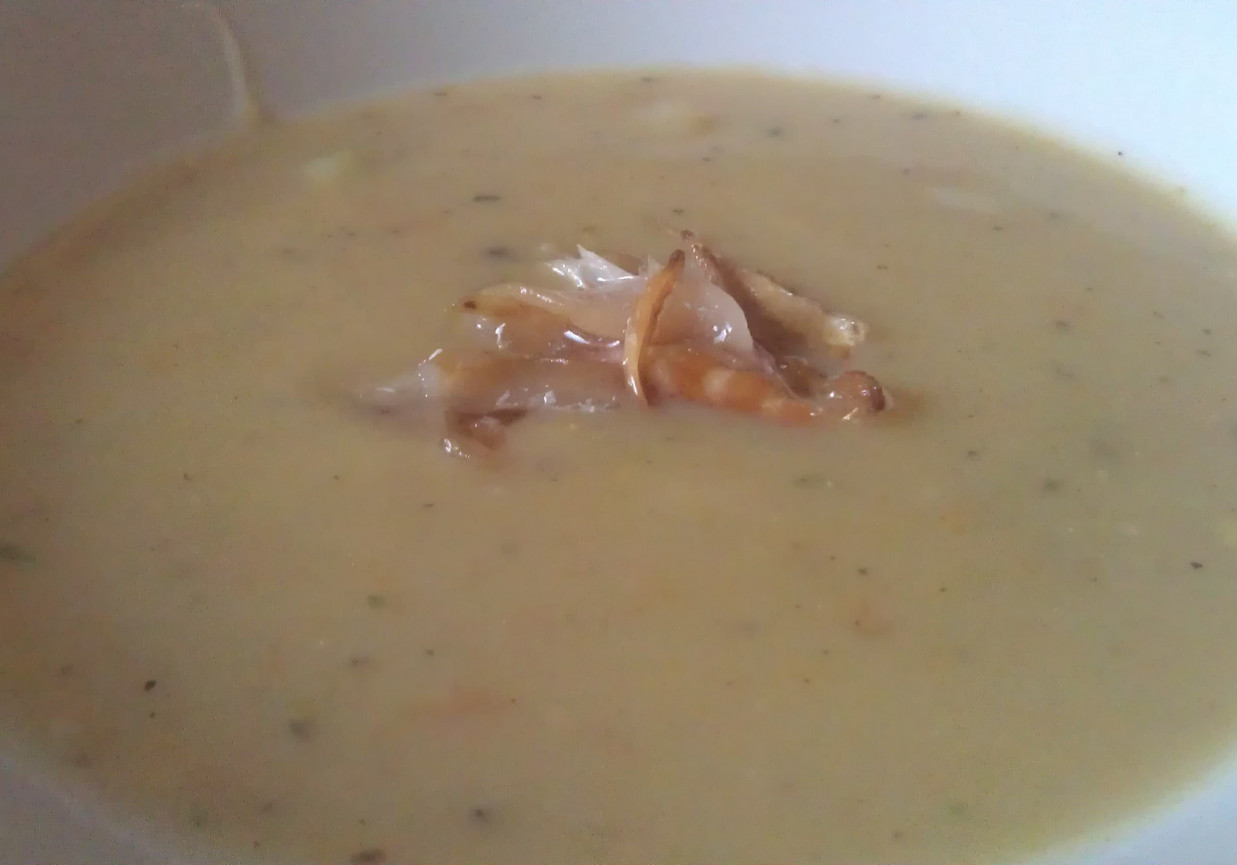 zupa krem ziemniaczano łososiowa foto