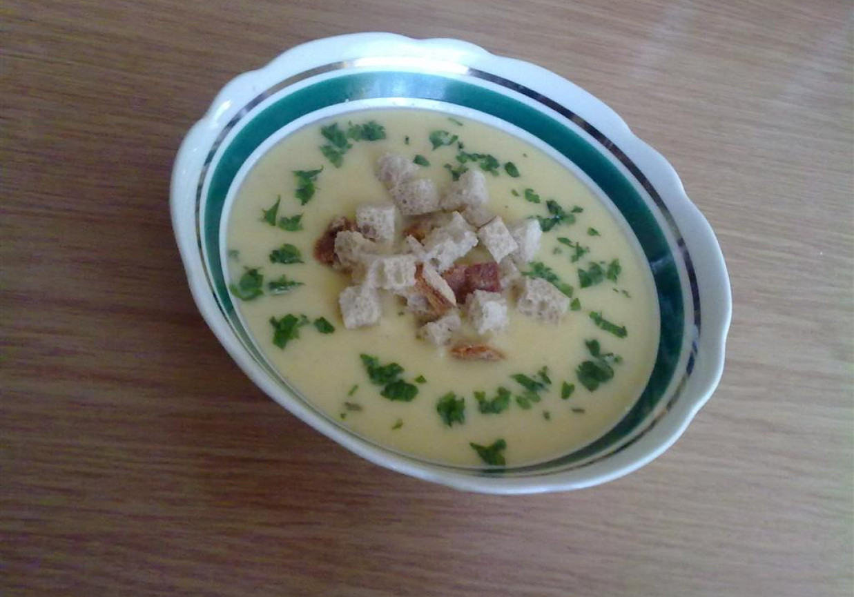 Zupa krem ziemniaczano-czosnkowy foto