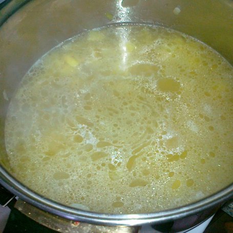 Krok 3 - zupa krem ziemniaczano-rybna foto