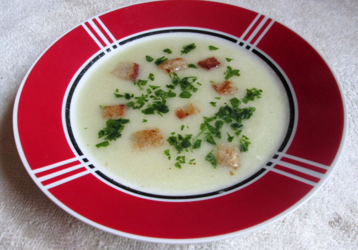 Zupa kremowa czosnkowo- pietruszkowa foto