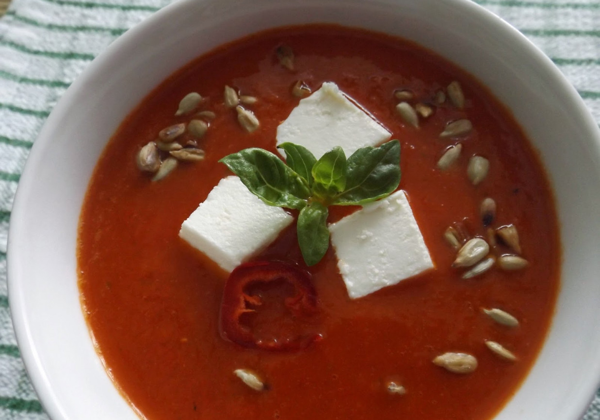 Zupa kremowa pomidorowo - paprykowa z fetą foto