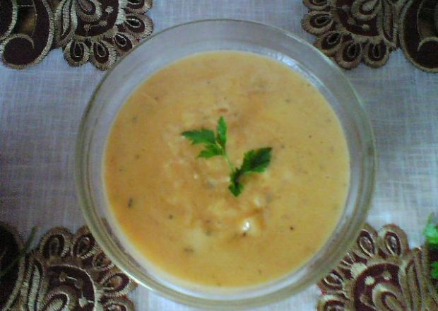 Fotografia przedstawiająca zupa kremowa z cukinii