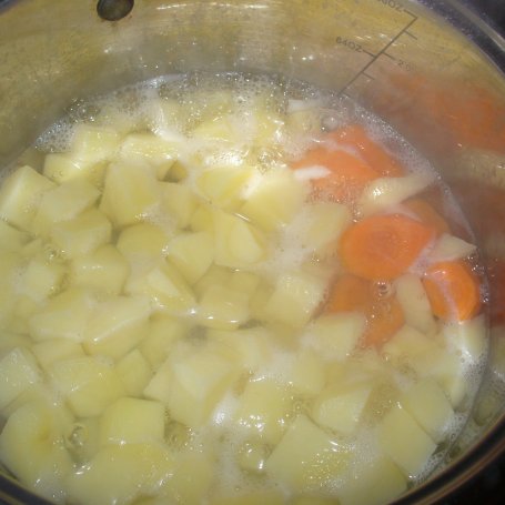 Krok 3 - Zupa kremowa  z ziemniakami foto