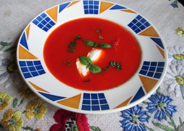 Fotografia przedstawiająca Zupa kremowo- paprykowa