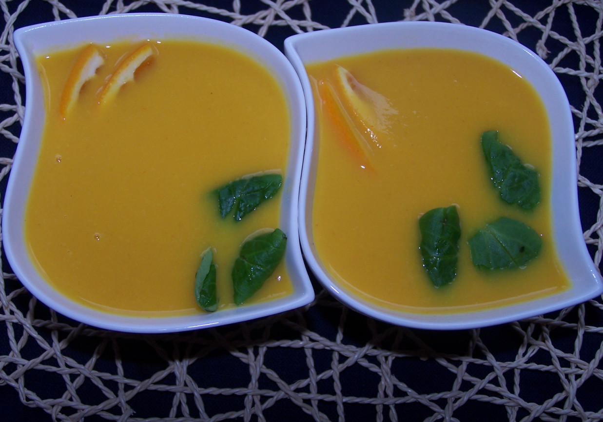 Zupa, która budzi wiele kontrowersji smakowych, czyli pomarańczowa i to dosłownie :) foto