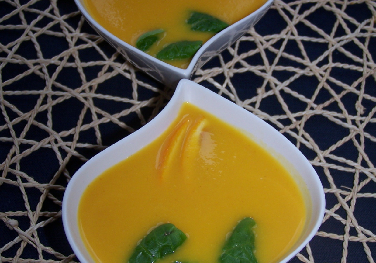 Zupa, która budzi wiele kontrowersji smakowych, czyli pomarańczowa i to dosłownie :) foto