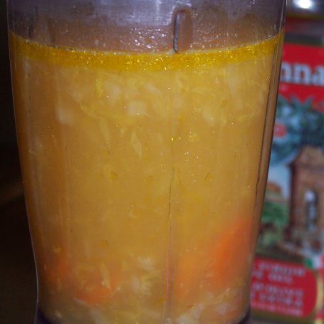 Krok 7 - Zupa, która budzi wiele kontrowersji smakowych, czyli pomarańczowa i to dosłownie :) foto