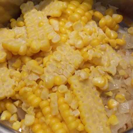 Krok 4 - Zupa kukurydziana z klopsikami foto