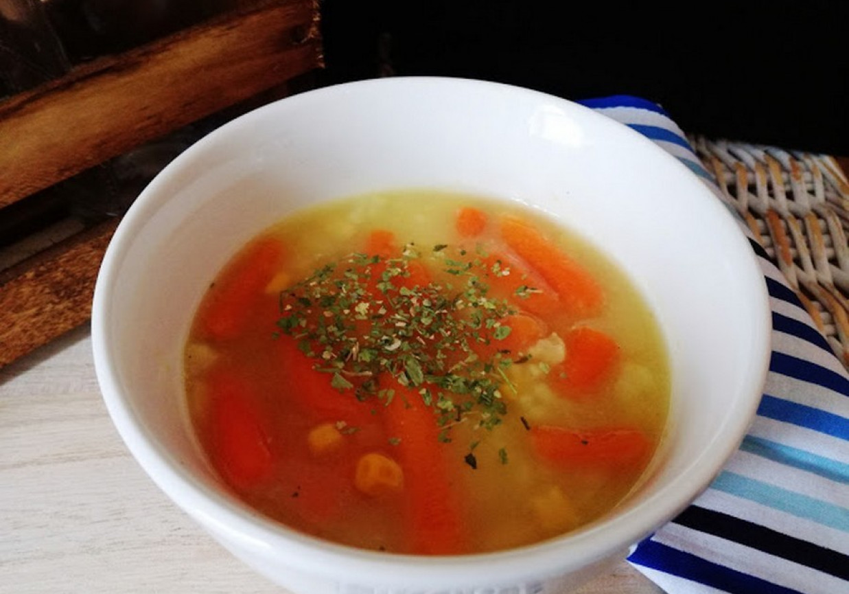 Zupa kukurydziana z marchewką  foto