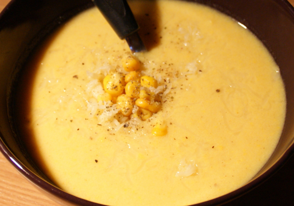 zupa kukurydziana z mleczkiem kokosowym foto