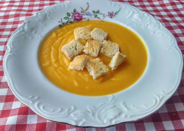 Fotografia przedstawiająca Zupa kukurydziano-dyniowa