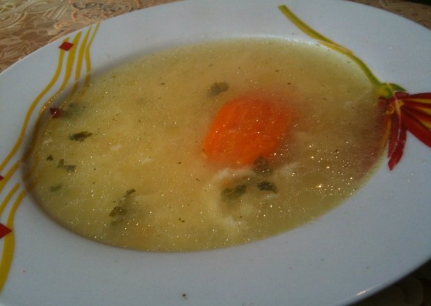 Fotografia przedstawiająca zupa lane ciasto