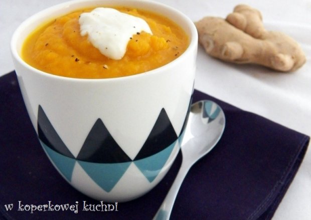 Fotografia przedstawiająca Zupa marchewkowa z imbirem