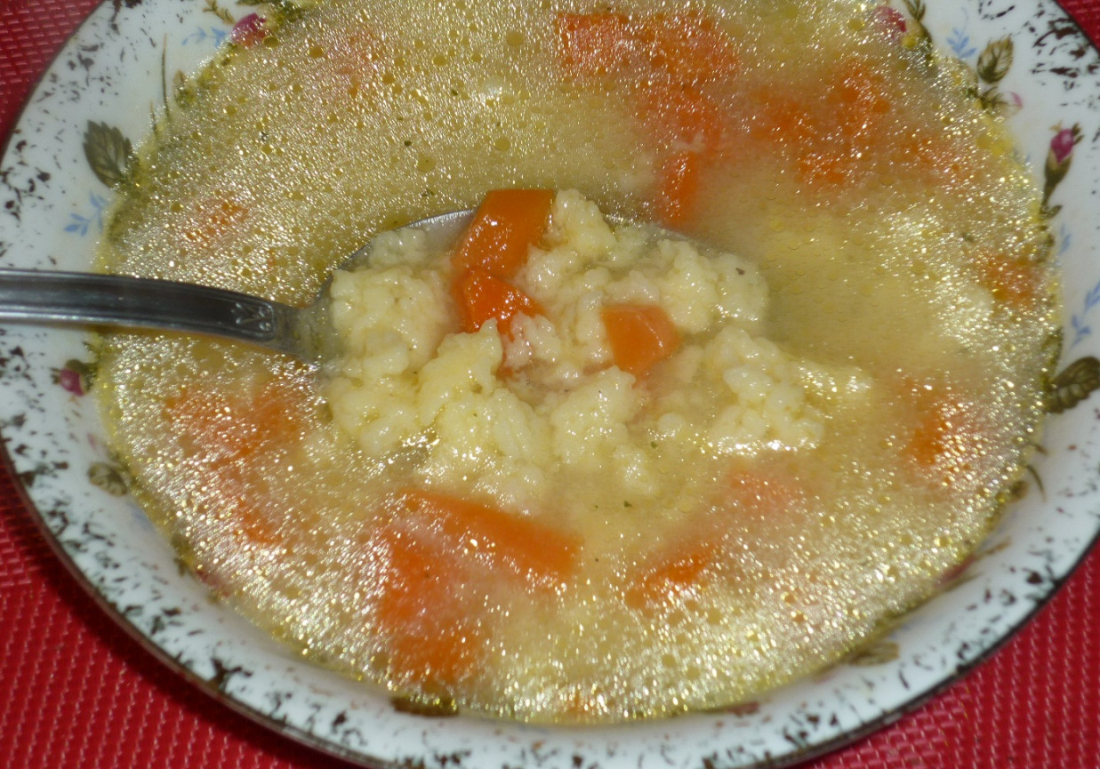 Zupa marchewkowa z kluseczkami foto