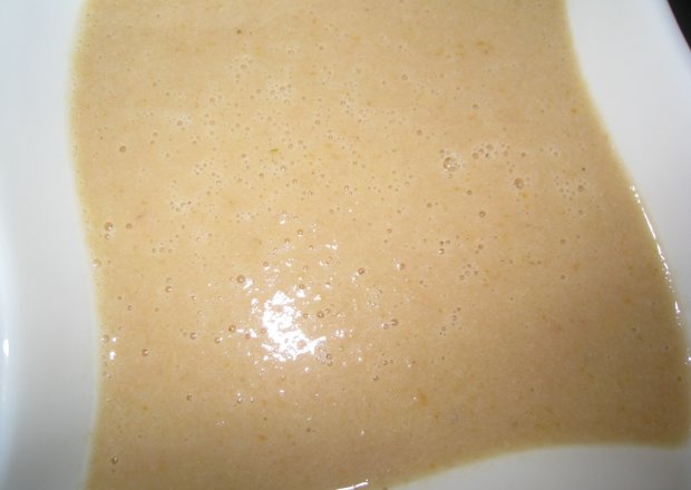 Fotografia przedstawiająca Zupa marchewkowa z pomarańczową nutką