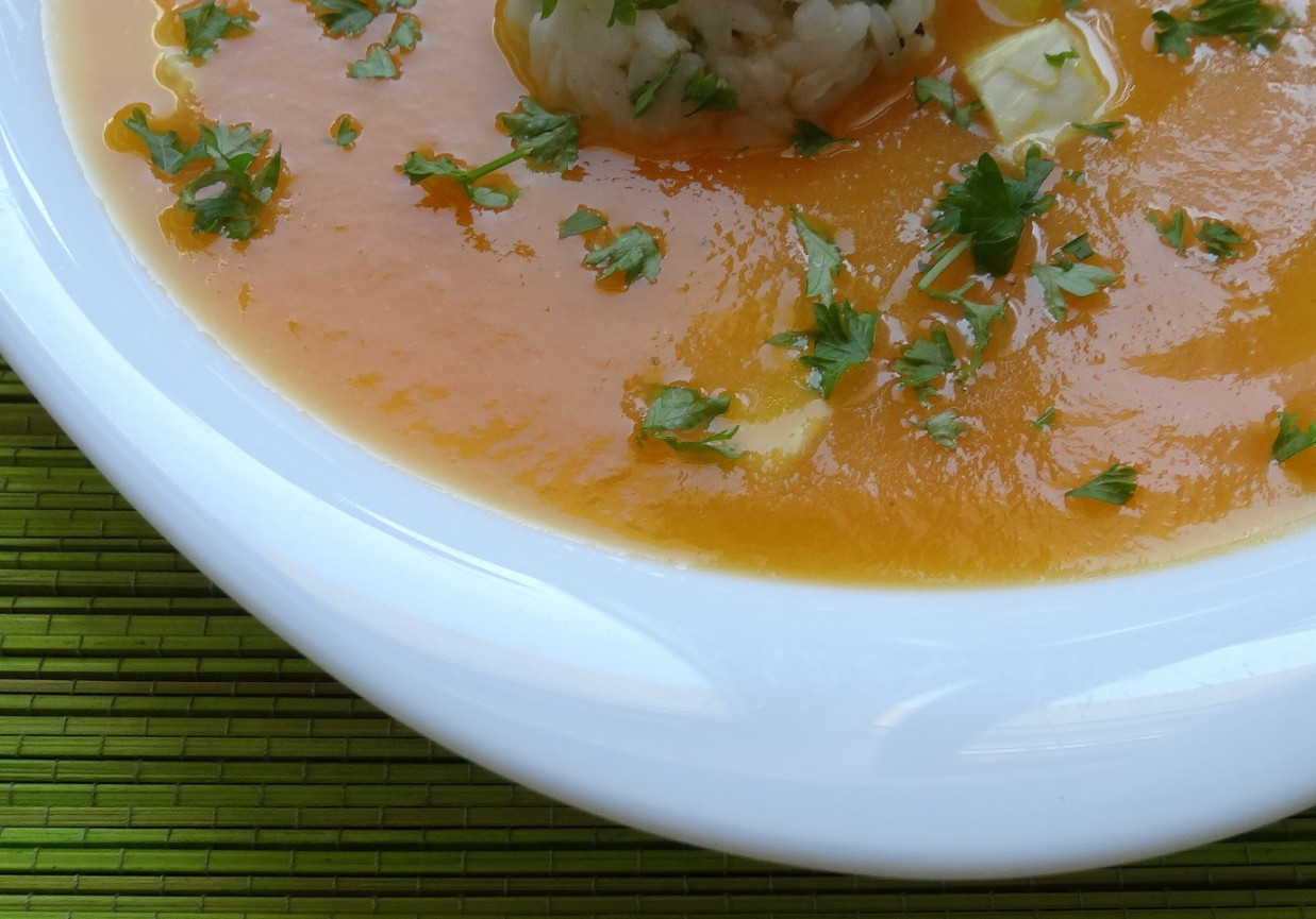 Zupa marchewkowa z ryżem jaśminowym foto