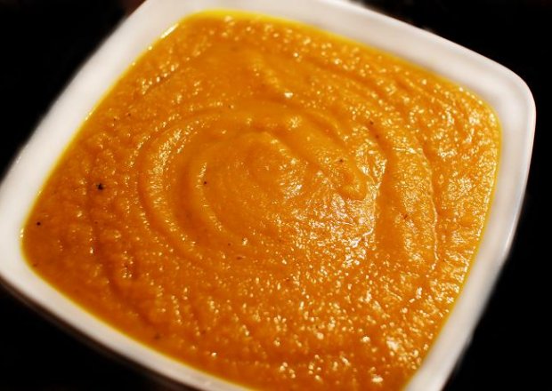 Fotografia przedstawiająca Zupa marchewkowo - dyniowa