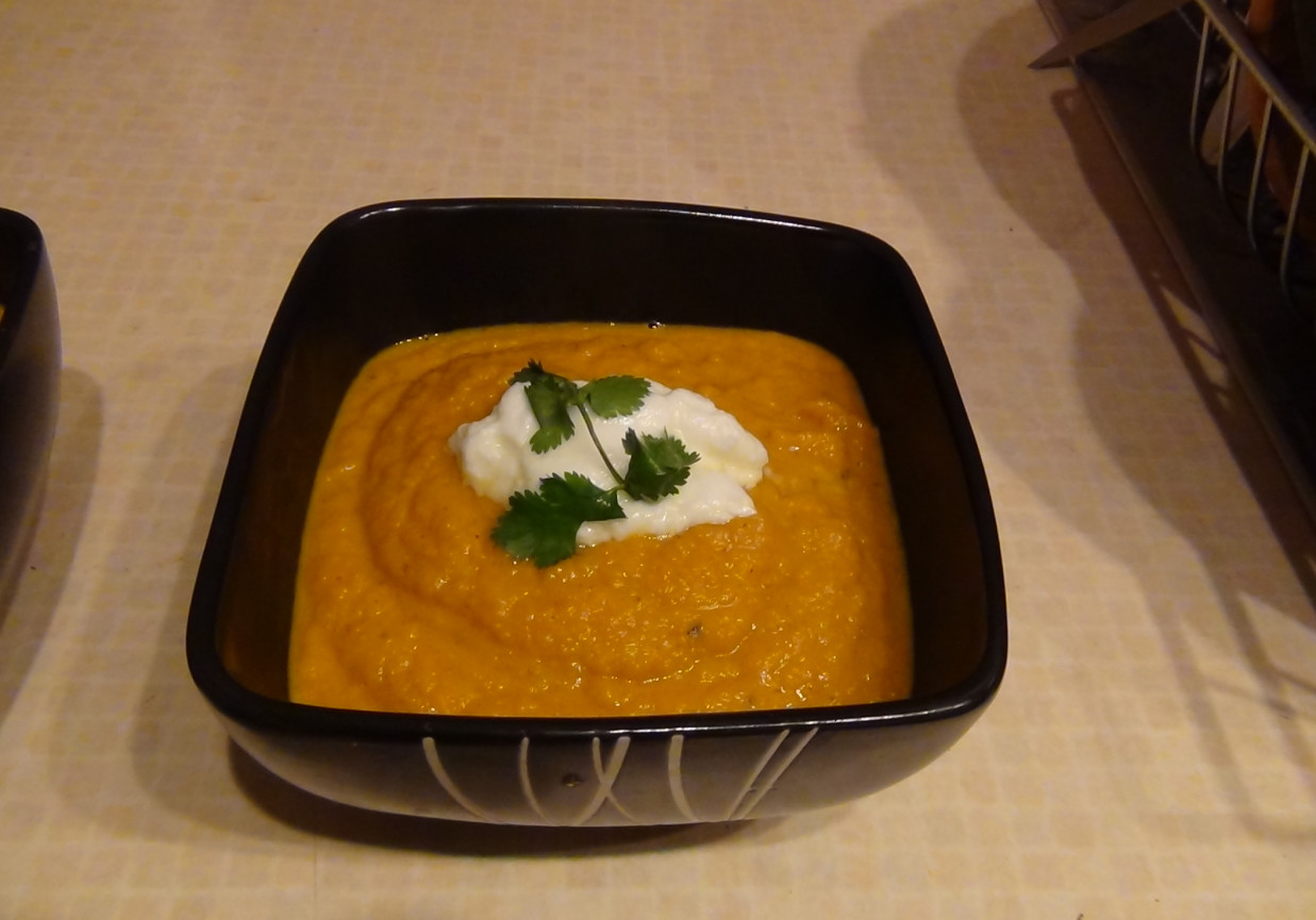 Zupa marchewkowo-curry foto