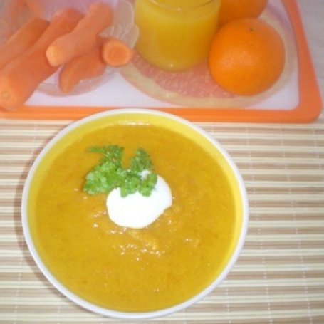 Krok 3 - Zupa marchewkowo-pomarańczowa foto