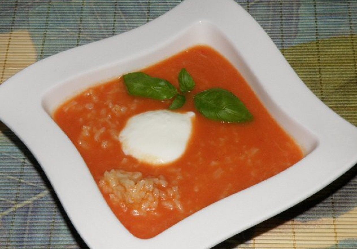 Zupa marchewkowo-pomidorowa z ryżem foto