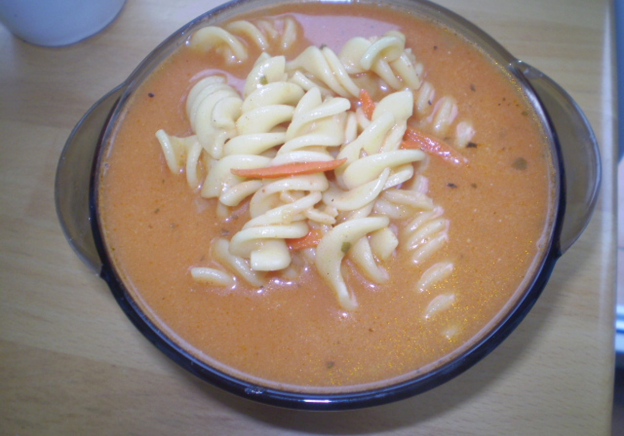 Zupa marchewkowo-pomidorowa foto