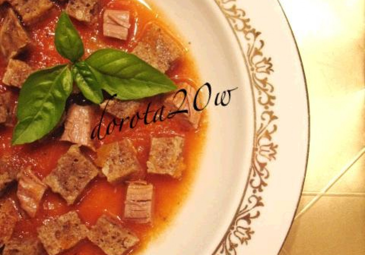 Zupa marchwiowo – pomidorowa z wołowiną i grzankami foto