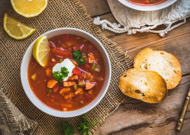 Fotografia przedstawiająca Zupa meksykańska z kiełbasą