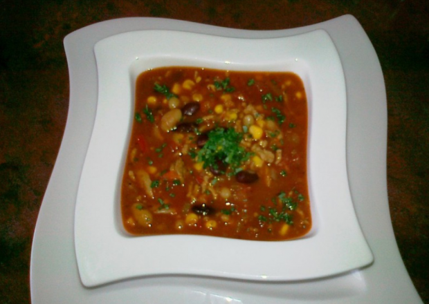Fotografia przedstawiająca Zupa meksykańska z mięsem mielonym