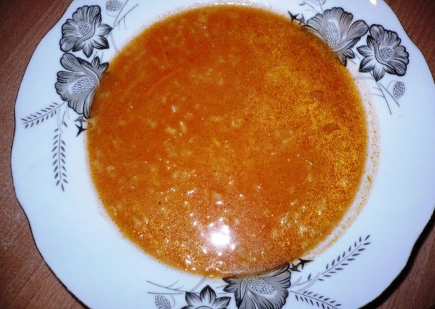 Fotografia przedstawiająca zupa merchewkowo-pomidorowa
