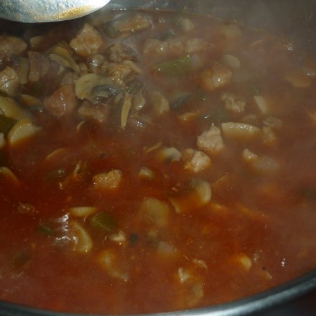 Krok 4 - Zupa mięsna z ogórkiem kiszonym foto