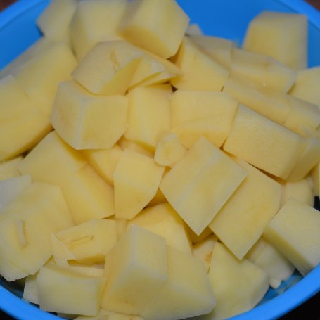 Krok 4 - Zupa mięsna z pieczarkami i porem foto