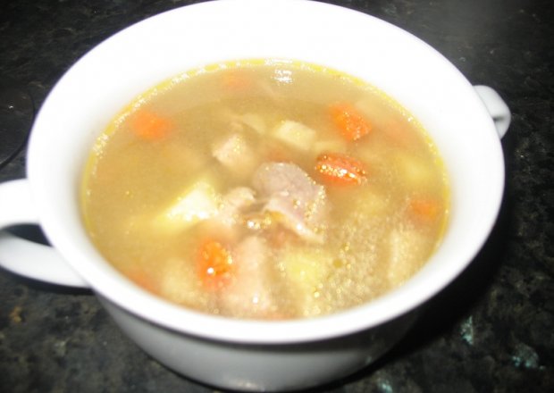 Fotografia przedstawiająca Zupa mięsno - warzywna